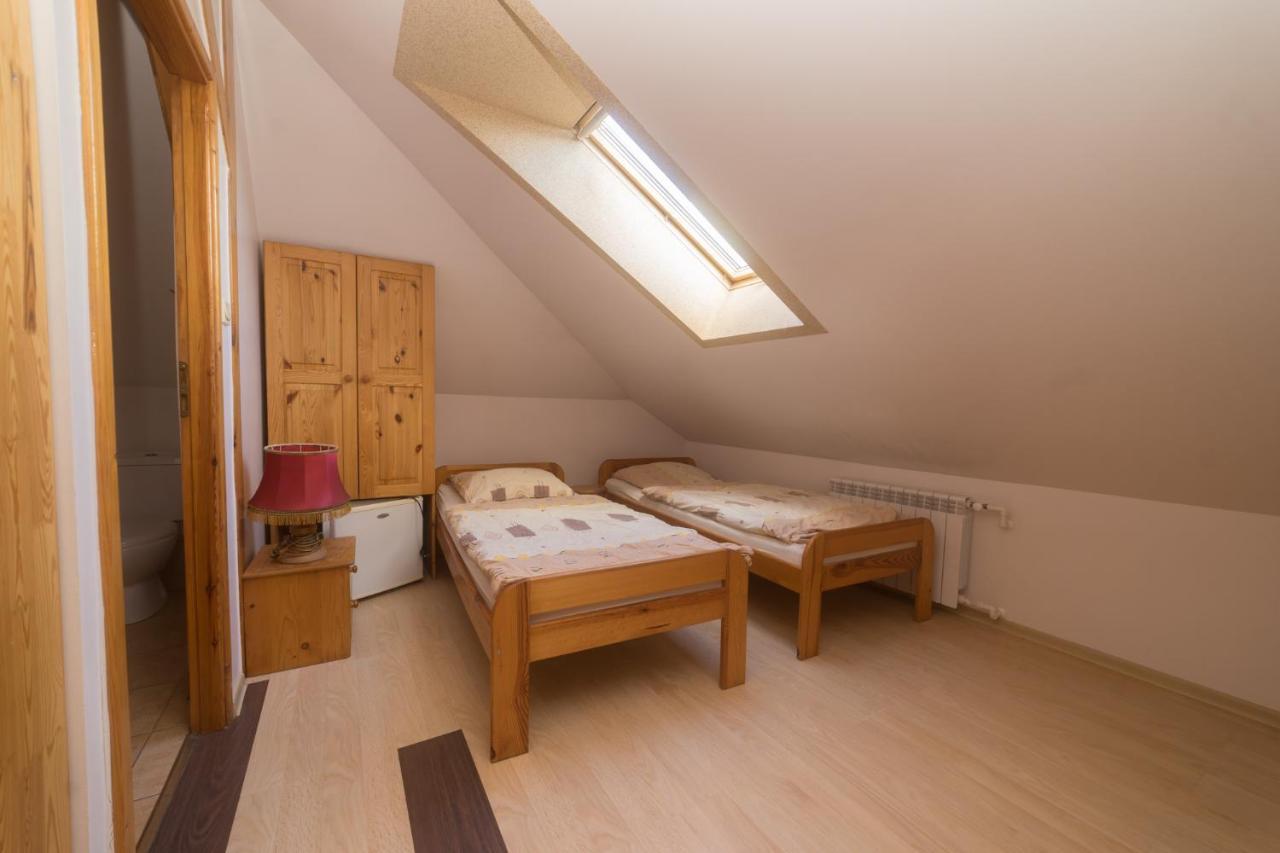 Kaszuby-Grzonka Bed & Breakfast บิโตฟ ภายนอก รูปภาพ